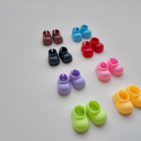Mini Colorful Plastic Shoes for Dolls (No Doll)