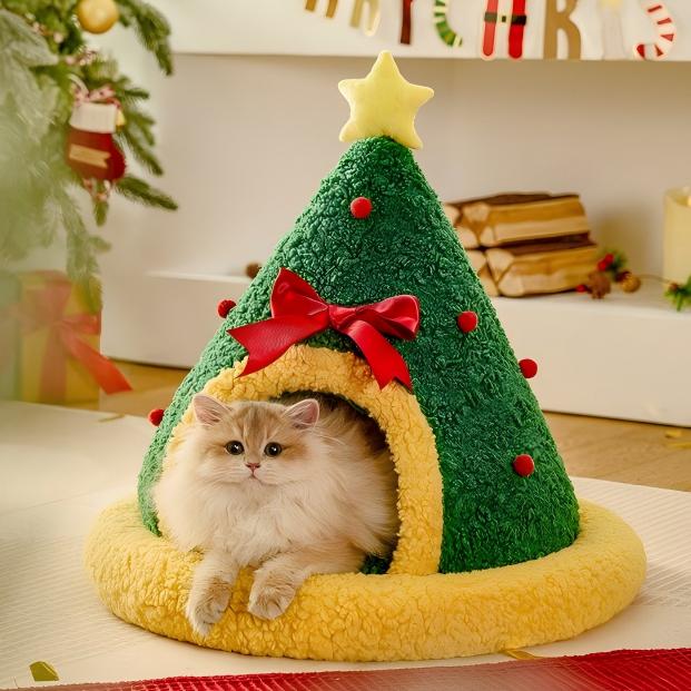 Cozy Christmas Tree Cat Bed