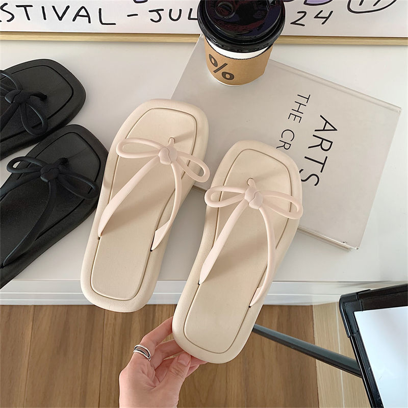 Thin Strap Flip-flops