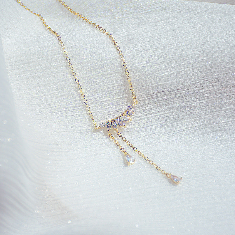 Zircon Angel Collarbone Necklace