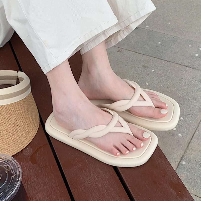 Thin Strap Flip-flops