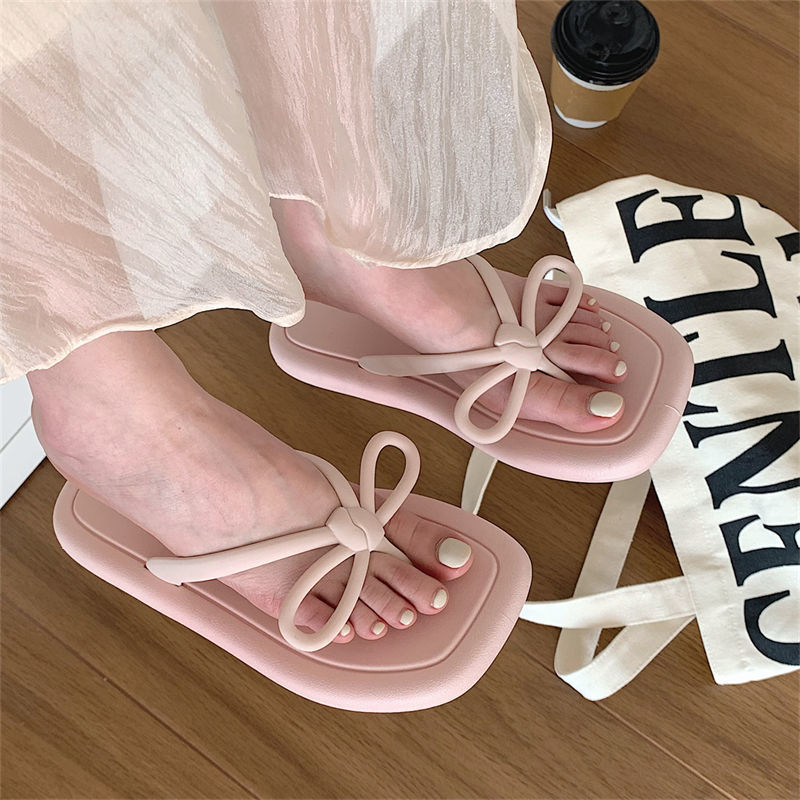 Thin Strap Flip-flops